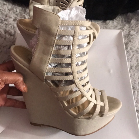 Steve Madden sandal - Bone color wedge - Picture 4 of 4
